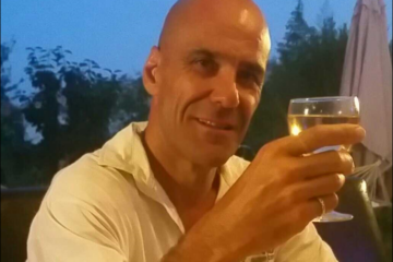 Homme mûr encore en forme sur Fréjus cherche plan cul ou trio